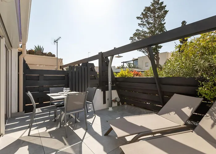 Delizzia - Terrasse - Parking - Port Nature - Village Naturiste * Agde